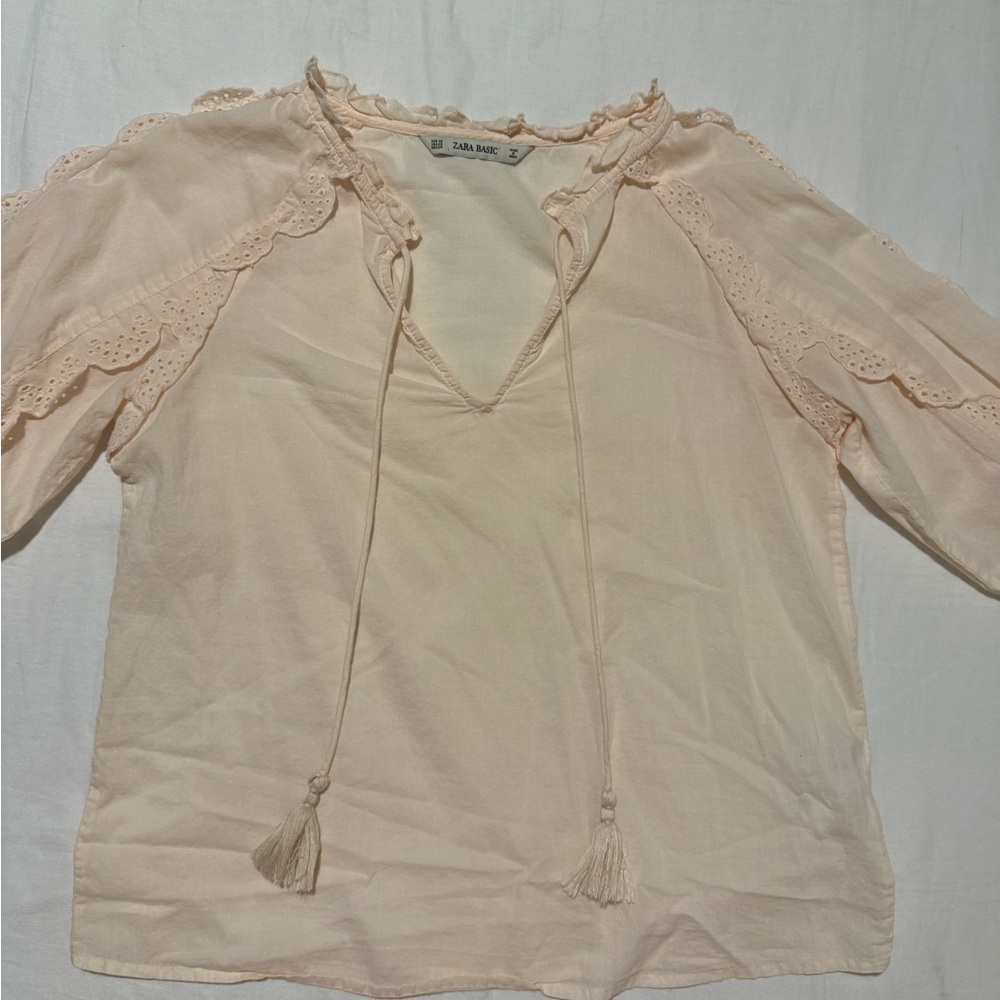 Zara Women’s Lace Detail Top